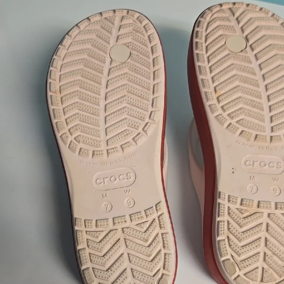 Crocs White and Red Platform Flip Flops - Picture 4 of 4